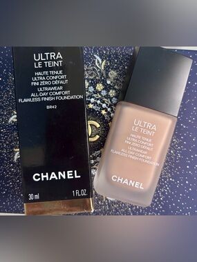 CHANEL Ultra Le Teint Foundation BR42 Warm Brown Shade